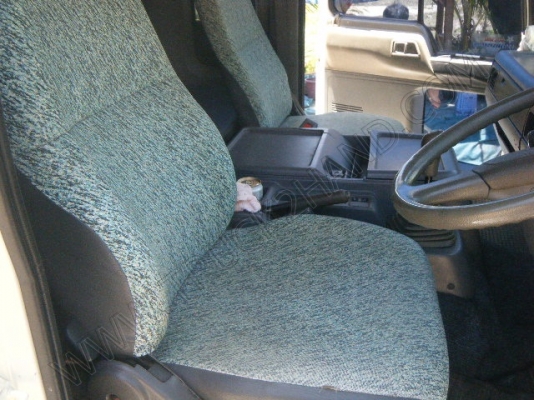 รถบรรทุก 6 ล้อดั๊มพ์ ยี่ห้อ HINO รุ่น HITECH