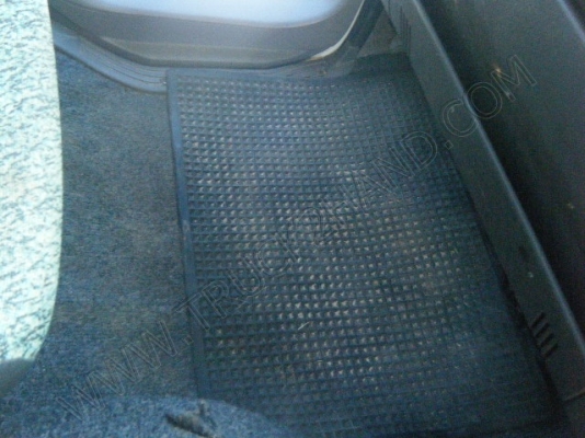 รถบรรทุก 6 ล้อดั๊มพ์ ยี่ห้อ HINO รุ่น HITECH