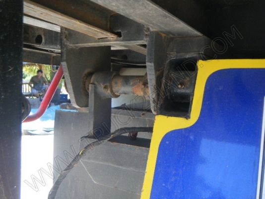 รถบรรทุก 6 ล้อดั๊มพ์ ยี่ห้อ HINO รุ่น HITECH