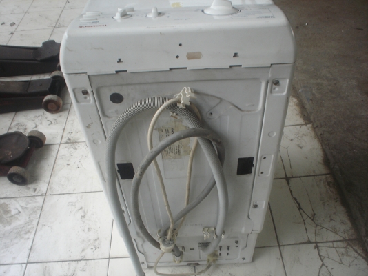 เครื่องชักผ้าใช้ปกติ  สภาพเหมือนใหม่  ได้มาบ้านฝรั่งบินกลับบ้าน