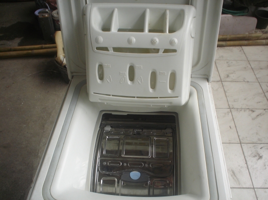 เครื่องชักผ้าใช้ปกติ  สภาพเหมือนใหม่  ได้มาบ้านฝรั่งบินกลับบ้าน