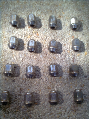 ขายแม็กพร้อมยาง HONDA JAZZ ยางบริสโตร์ 185/55R16 ยางปลายปี09 สวยๆ 1 ชุด พร้อมน๊อต 16 ตัว