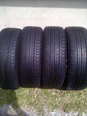 ขายแม็กพร้อมยาง HONDA JAZZ ยางบริสโตร์ 185/55R16 ยางปลายปี09 สวยๆ 1 ชุด พร้อมน๊อต 16 ตัว