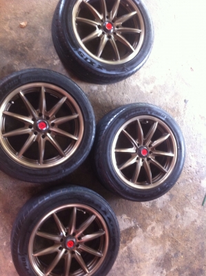 ล้อแม็กพร้อมยางคับถูกๆ พร้อมน๊อต 16ตัว 7000