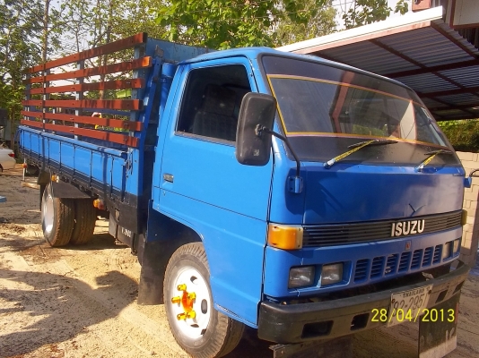 ขายอิซูสุุุุ6ล้อพร้อมใช้  เครื่อง 100แรง  คัชซีสวย ประหยัดสุดๆ