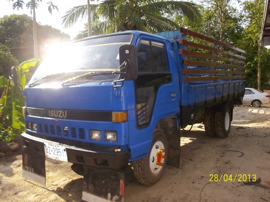 ขายอิซูสุุุุ6ล้อพร้อมใช้  เครื่อง 100แรง  คัชซีสวย ประหยัดสุดๆ