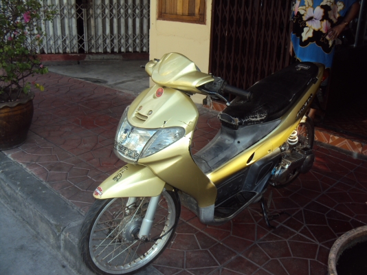 ขายยามาฮา นูโวตัวแรกมีทะเบียนชุดโอน เครื่องดีสวยสนใจติอต่อสรกฤช 081-8478107