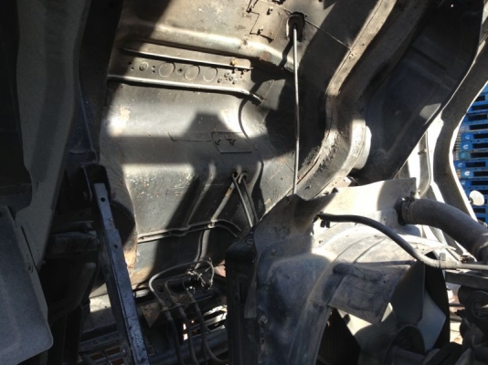 รถอิซูซุ 6 ล้อ ติดเหี้ยบ 3 ตัน 165 แรงม้า  สนใจติดต่อ 081 - 6079515