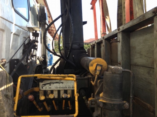 รถอิซูซุ 6 ล้อ ติดเหี้ยบ 3 ตัน 165 แรงม้า  สนใจติดต่อ 081 - 6079515