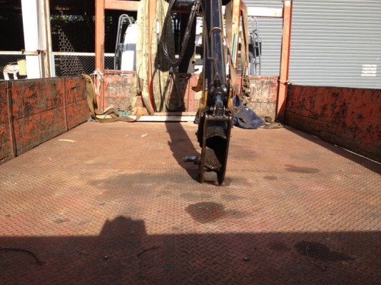 รถอิซูซุ 6 ล้อ ติดเหี้ยบ 3 ตัน 165 แรงม้า  สนใจติดต่อ 081 - 6079515