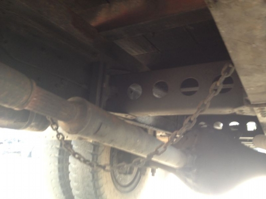 รถอิซูซุ 6 ล้อ ติดเหี้ยบ 3 ตัน 165 แรงม้า  สนใจติดต่อ 081 - 6079515