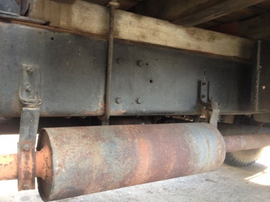 รถอิซูซุ 6 ล้อ ติดเหี้ยบ 3 ตัน 165 แรงม้า  สนใจติดต่อ 081 - 6079515