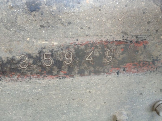 รถอิซูซุ 6 ล้อ ติดเหี้ยบ 3 ตัน 165 แรงม้า  สนใจติดต่อ 081 - 6079515