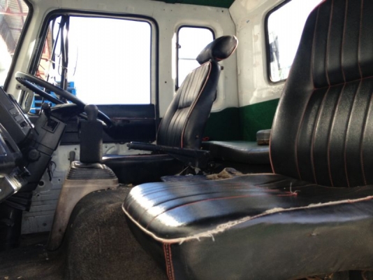 รถอิซูซุ 6 ล้อ ติดเหี้ยบ 3 ตัน 165 แรงม้า  สนใจติดต่อ 081 - 6079515