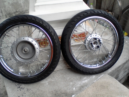 ขอขายล้อ Honda click ต้องการขายด่วน