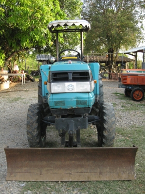 ขาย Kubota GRANDEL 26แรง สภาพพร้อมใช้งาน 2เพลา พวงมาลัยเพาเวอร์  อุปกรณ์ ใบดันหน้า พร้อมผาน 5 ยางหลังใหม่สภาพ 90\% สนใจ ติดต่อครับ