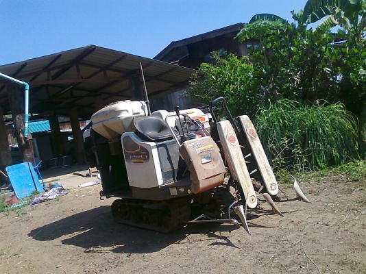 ขายด่วน..รถเกี่ยวข้าว KUBOTA mini รถสวยสภาพใหม่ พร้อมใช้ เกี่ยวข้าวได้ไว คล่องตัวมาก.