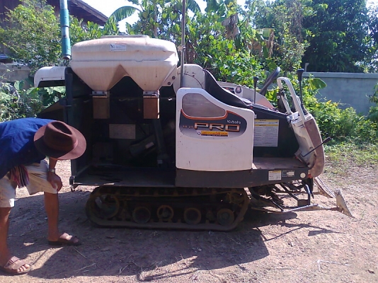 ขายด่วน..รถเกี่ยวข้าว KUBOTA mini รถสวยสภาพใหม่ พร้อมใช้ เกี่ยวข้าวได้ไว คล่องตัวมาก.