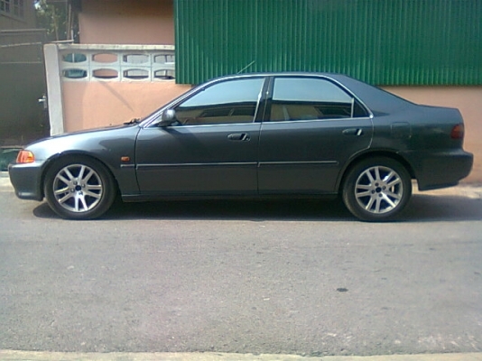 ขาย civic เครื่อง v tec หัวฉีดD16A เกียร์ออโต้ ดิส4ล้อ ไม่เคยติดแก๊สราคาถูกๆต่อรองได้จัดได้