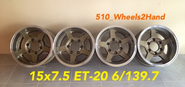 ขายล้อแนวเรโทร ขอบ 15x7.5 ออฟ-20 ใส่ 6 รูกระบะ ลายดาว 5 ก้านสีทอง ขอบเงา ออฟลึกๆ ครับ