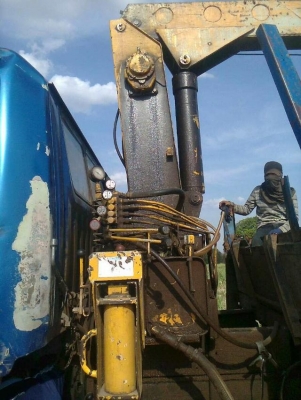 HINO KR320 - 185 HP HO7C รถบรรทุก 6 ล้อติดเครน UNIC 3 ตัน 3 ปลอกยืดสภาพดีมากๆพร้อมใช้งาน กระบะเหล็กคาร์โก้ความยาว 7 เมตรสภาพดีไม่มีผุกร่อน เครื่องแน่นแรงดี หัวเก๋งคอนโซลภายในครบพร้อม พวงมาลัยเพาเวอร์ เบรคทริ๊ปฟี้ ช่วงล่างคัชซีสวย ยาง 9.00 ขอบ 20 สภาพดีพร้ HINO KR320 - 185 HP HO7C รถบรรทุก 6 ล้อติดเครน UNIC 3 ตัน 3 ปลอกยืดสภาพดีมากๆพร้อมใช้งาน กระบะเหล็กคาร์โก้ความยาว 7 เมตรสภาพดีไม่มีผุกร่อน เครื่องแน่นแรงดี หัวเก๋งคอนโซลภายในครบพร้อม พวงมาลัยเพาเวอร์ เบรคทริ๊ปฟี้ ช่วงล่างคัชซีสวย ยาง 9.00 ขอบ 20 สภาพดีพร้