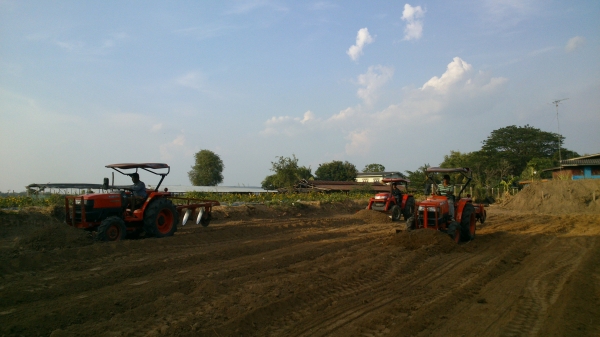 ขาย คูโบต้า  3คัน  ครับ  รถดีรถบกไม่ลงนํ้า สีเดิม