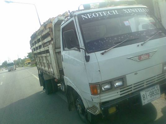 ขายรถบรรทุก 6 ล้อ (ดั้ม) HINO KM777 (รถห้าง) ช่วงล่าง F หน้า-หลัง เครื่อง 117 แรงม้า เครื่องดี คัสซีสวย มีแอร์เย็น ทะเบียนพร้อมโอน