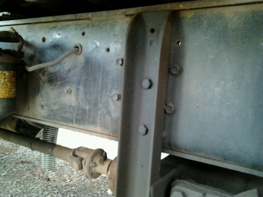 ISUZU ROCKY FVM 195 HP 6HE1 สิบล้อเพลาเดียว บรรทุกถังน้ำมัน เครื่องแน่นแรงดี หัวเก๋งสีบางเดิมๆภายในเก๋งคอนโซลสวยครบ แอร์เย็น พวงมาลัยเพาเวอร์ เบรคทริ๊ปฟี้ ช่วงล่างคัชซีใหญ่สวยมาก ยางสภาพดี 10 เส้นประมาณ 80\% เอกสารทะเบียนภาษีครบพร้อมโอนครับ ISUZU ROCKY FVM 195 HP 6HE1 สิบล้อเพลาเดียว บรรทุกถังน้ำมัน เครื่องแน่นแรงดี หัวเก๋งสีบางเดิมๆภายในเก๋งคอนโซลสวยครบ แอร์เย็น พวงมาลัยเพาเวอร์ เบรคทริ๊ปฟี้ ช่วงล่างคัชซีใหญ่สวยมาก ยางสภาพดี 10 เส้นประมาณ 80\% เอกสารทะเบียนภาษีครบพร้อมโอนครับ