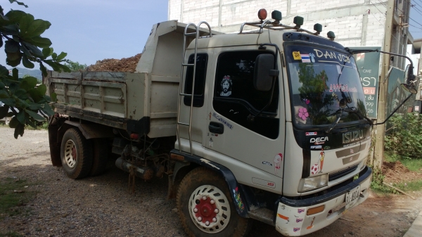 ขาย6ล้อดั้มFTR33F เครื่อง6HH1 195แรง ยาง900 รถออกห้างแท้