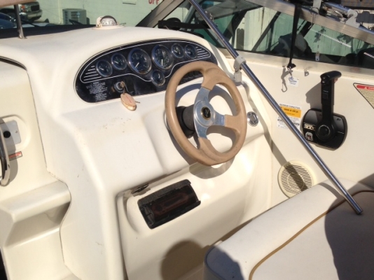 เรือ Searay 215