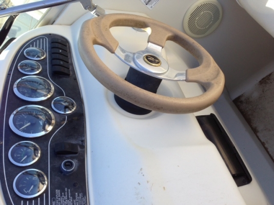 เรือ Searay 215