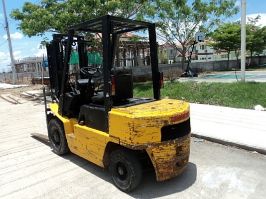 ขายฟอร์คลิฟท์ นิสสัน 2.5 ตัน เครื่องดีเซล นิสสัน TD27  081-3535-948