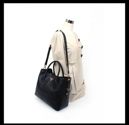 กระเป๋า PRADA