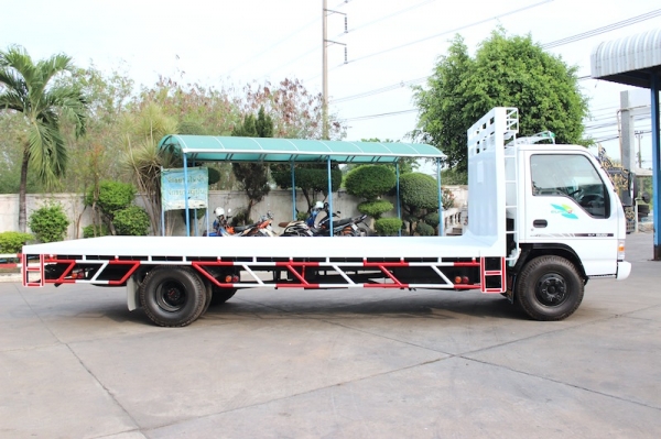 ISUZU NPR 6 ล้อ กลาง พื้นเรียบ