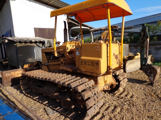ขายรถแทรคเตอร์ KOMATSU รุ่น D20 P-5 ติดต่อคุณยุทธิ์ โทร. 081-9870866 คุณจิ๊ด โทร. 089-7949488