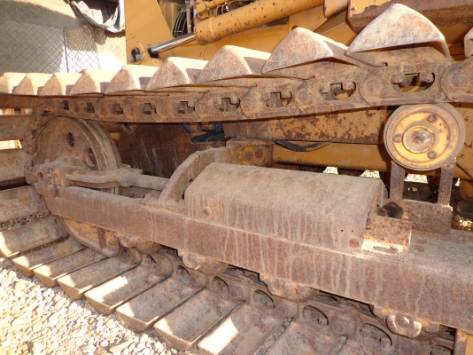 ขายรถแทรคเตอร์ KOMATSU รุ่น D20 P-5 ติดต่อคุณยุทธิ์ โทร. 081-9870866 คุณจิ๊ด โทร. 089-7949488