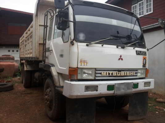 MITSUBISHI  FN527  หัวเดิม เครื่องเดิม คัซซีสวย ยางดีค่ะ