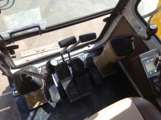 ขาย PC60-6 ติดหัวคีบยกได้สูง4.6เมตร คีบไม้คีบอ้อยขึ้นสิบล้อสบาย เก่าญี่ปุ่น มีวิดีโอการทำงาน ขาย PC60-6 ติดหัวคีบยกได้สูง4.6เมตร คีบไม้คีบอ้อยขึ้นสิบล้อสบาย เก่าญี่ปุ่น มีวิดีโอการทำงาน