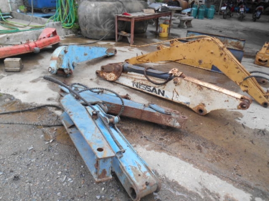 บูมอาร์ม PC30 อะไหล่จากญี่ปุ่น บูมอาร์ม PC30 อะไหล่จากญี่ปุ่น