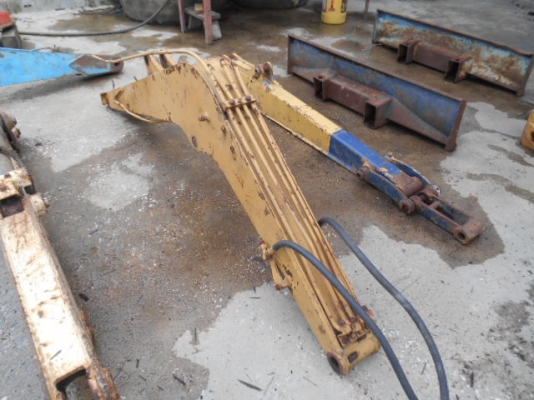 บูมอาร์ม PC30 อะไหล่จากญี่ปุ่น บูมอาร์ม PC30 อะไหล่จากญี่ปุ่น