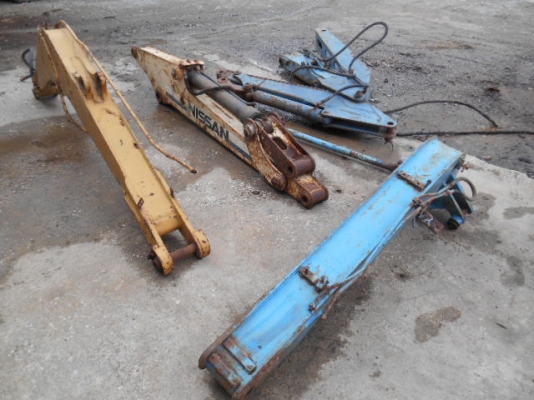 บูมอาร์ม PC30 อะไหล่จากญี่ปุ่น บูมอาร์ม PC30 อะไหล่จากญี่ปุ่น