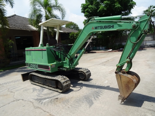 รถขุด Mitsubishi MS030 รถขุด Mitsubishi MS030