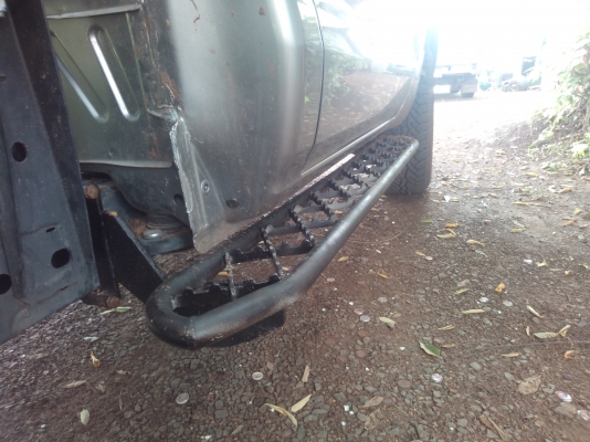 ขายบันได. กันชนหลัง แต่งford