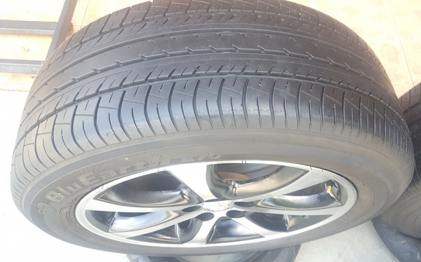 ล้อ TOYOTA ขอบ17 5รู100 ยาง215/55/17 ปี15 YOKO 4 ล้อ
