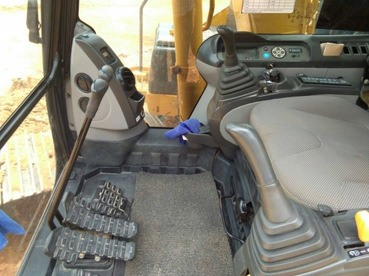 มี VDO ให้ชม. SUMITOMO SH130 ไมล์ 5400 ชม.ราคา 1550000