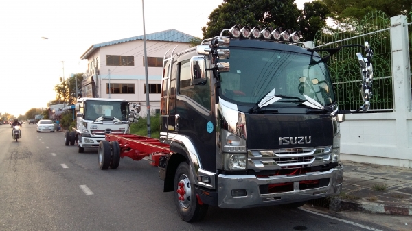 ขาย580000บาท หกล้ออีซูซุโรโบคอป210แรง เอกสารอินวอย จากญี่ปุ่น ขาย580000บาท หกล้ออีซูซุโรโบคอป210แรง เอกสารอินวอย จากญี่ปุ่น