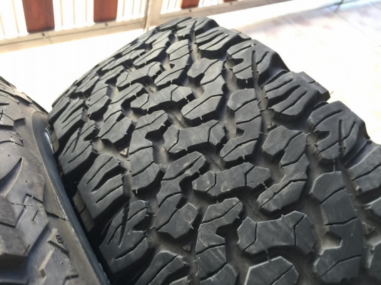 ขายยาง BF ko2 All Terrain 265/65/18 ดอกหนวดติ่งสะพานเต็มทุกเส้น ใช้น้อย 4เส้น ขายยาง BF ko2 All Terrain 265/65/18 ดอกหนวดติ่งสะพานเต็มทุกเส้น ใช้น้อย 4เส้น