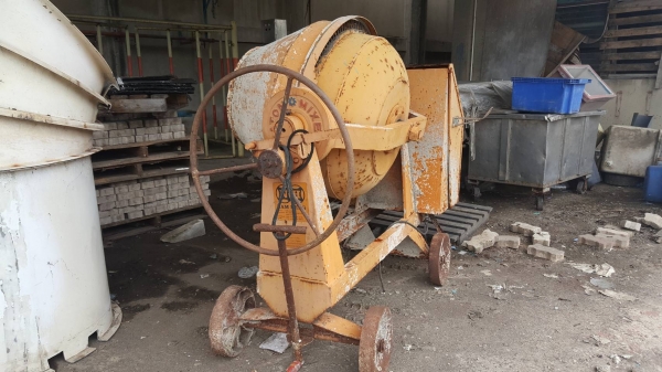 โม่ปูนมือสองของ นำเฮง สภาพสวยเหมือนใหม่(ใช้มอเตอร์3แรง)