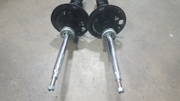 ขายโช็คอัพคู่หน้า โตโยต้า อัลติส แท้ติดรถ มือสอง สภาพดีพร้อมใช้งาน ไม่รั่วไม่ซึม ขายถูก 1,200บาท