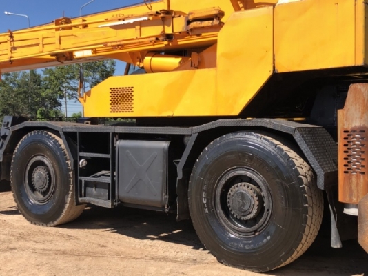 ขายรถเครน TADANO TR250M-5 (ขนาด 25 ตัน) ปี 1993 รถนอกนำเข้าครับ ไม่เคยใช้งานในไทย มีVDOการทำงาน